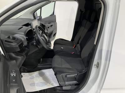 Citroen Berlingo van M 1.5 bluehdi 100cv 3 posti Radio Car Play Bianco usata Fornovo di Taro
