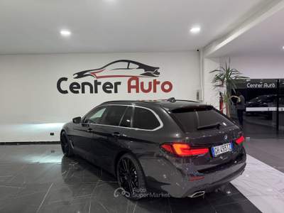 BMW Serie 5 520d 520d xDrive Business Auto MH48V Touring usata Caresanablot