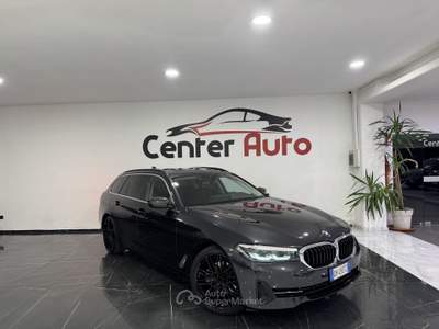BMW Serie 5 520d 520d xDrive Business Auto MH48V Touring usata Caresanablot