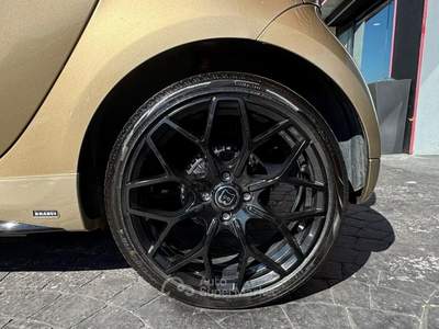 Smart ForFour BRABUS PARI AL NUOVO RATA MENSILE 336,00 EURO  EQ 60kW prime Oro usata Roma