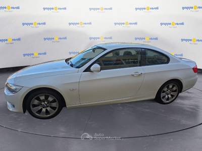 BMW Serie 3 320d E92 Coupe 320d Coupe Eletta 184cv Bianco usata Roma
