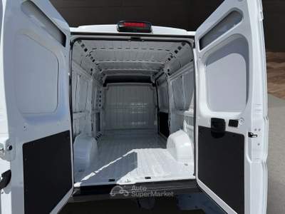 Peugeot Boxer 2.2 140 cv Diesel 35 L2H2 Bianco usata Venezia