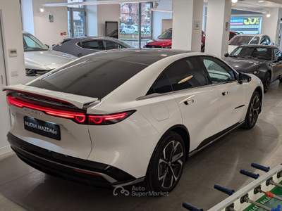 Mazda 6e 68,8kWh Standard Range 258CV Takumi Bianco usata Castellammare di Stabia