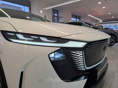 Mazda 6e 68,8kWh Standard Range 258CV Takumi Bianco usata Castellammare di Stabia