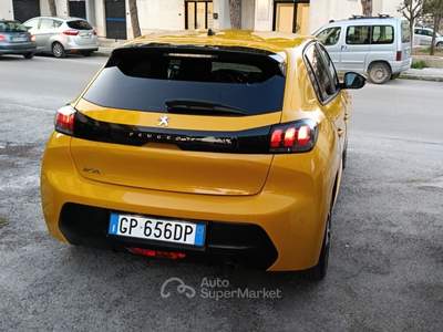 Peugeot 208 1.2 B/GPL- 2023 Giallo usata Bisceglie