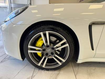 Porsche Panamera Esterni e interni in perfette condizioni usata Crotone
