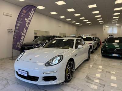 Porsche Panamera Esterni e interni in perfette condizioni usata Crotone