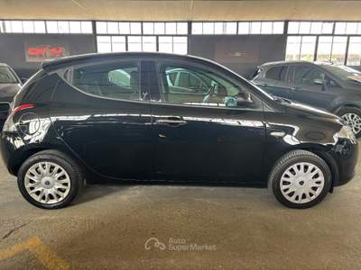 Lancia Ypsilon 1.2 69CV 5 porte S&S Platinum NEOPA usata Sommacampagna