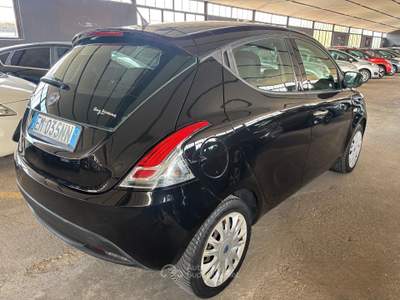 Lancia Ypsilon 1.2 69CV 5 porte S&S Platinum NEOPA usata Sommacampagna