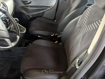 Lancia Ypsilon 1.2 69CV 5 porte S&S Platinum NEOPA usata Sommacampagna