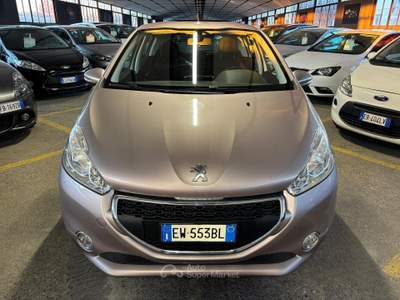 Peugeot 208 1.2 PureTech 82CV Allure NEOPATENTATO usata Sommacampagna