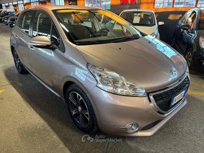 Peugeot 208 1.2 PureTech 82CV Allure NEOPATENTATO usata Sommacampagna