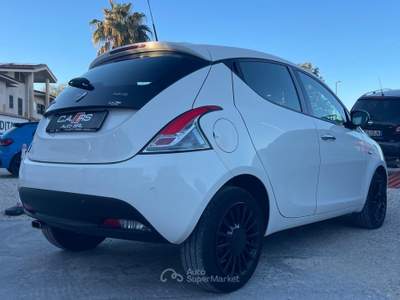 Lancia Ypsilon Gold Hybrid 1.0 FireFly 70cv usata Anzio