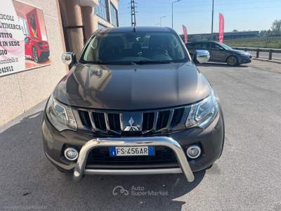 Mitsubishi L200 L200 2.4 DI-D/181CV DC Int. Hp Mivec SDA DOPPIA CABINA Grigio usata Cherasco