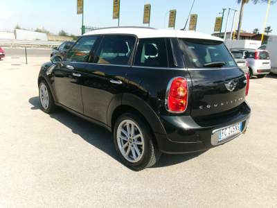 MINI Cooper MINI COUNTRYNAM R60 1.6 112CV E6 PARK LANE PLUS 106000KM Nero usata Giugliano in Campania
