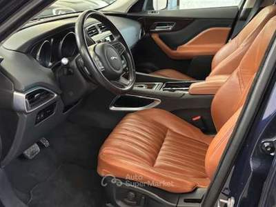 Jaguar F-Pace F-Pace 2016 2.0d Portfolio AWD 180cv auto-tetto pan-autom- Blu/Azzurro usata Monza