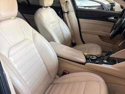 Alfa Romeo Giulia AT8 AWD Q usata Gualdo Tadino