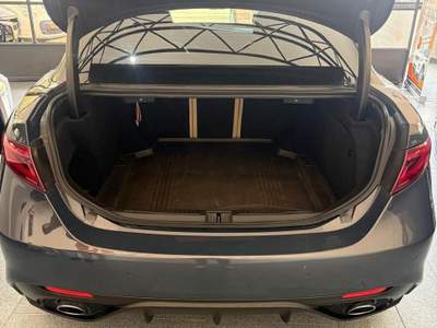 Alfa Romeo Giulia AT8 AWD Q usata Gualdo Tadino