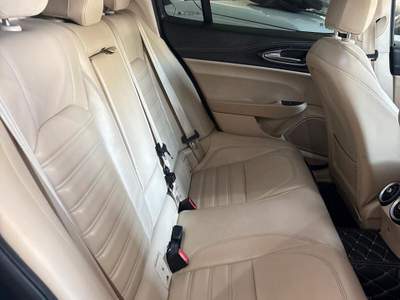 Alfa Romeo Giulia AT8 AWD Q usata Gualdo Tadino