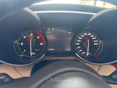 Alfa Romeo Giulia AT8 AWD Q usata Gualdo Tadino