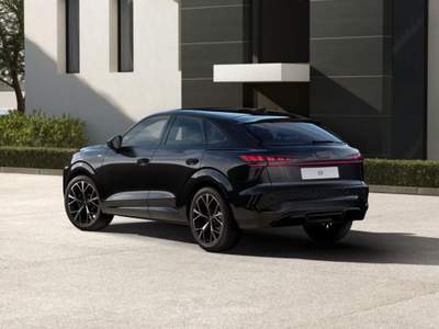 Audi Q3 150 CV S TRONIC S LINE EDITION TETTO LED Nero usata Santeramo in Colle