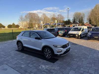 Volkswagen T-Roc 1.0 TSI Style BlueMotion Technology Bianco usata Russi