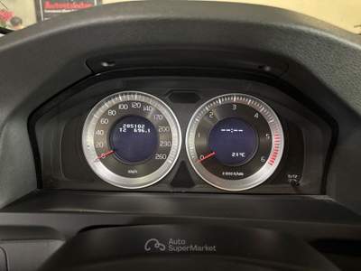 Volvo V60 (2010-2018) D3 Geartronic Momentum Bianco usata Torino