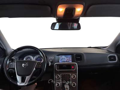 Volvo V60 (2010-2018) D3 Geartronic Momentum Bianco usata Torino