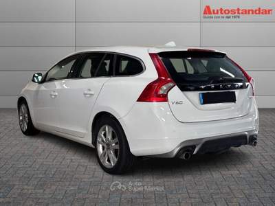 Volvo V60 (2010-2018) D3 Geartronic Momentum Bianco usata Torino