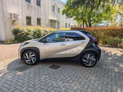Toyota Aygo X 1.0 Lounge 72cv s-cvt Grigio usata Cairate