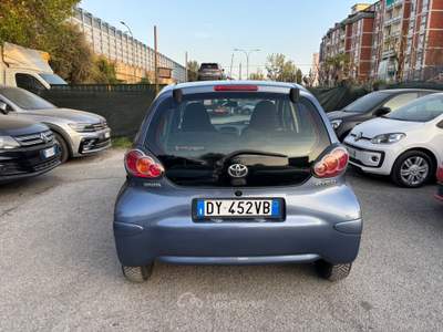 Toyota Aygo 1.0 5 porte Sol OK NEOPATENTATI Grigio usata Bologna