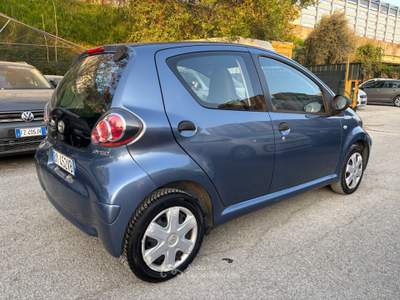 Toyota Aygo 1.0 5 porte Sol OK NEOPATENTATI Grigio usata Bologna