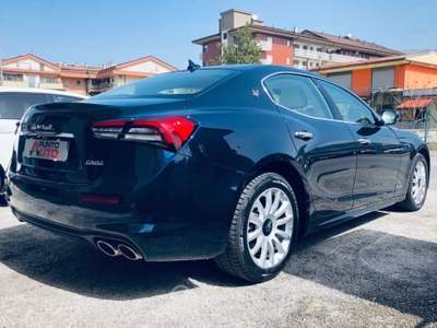 Maserati Ghibli hybrid 330 CV MHEV Granlusso PELLE CAM 360 Nero usata Isernia