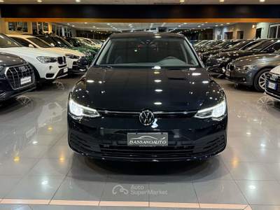 Volkswagen Golf Golf VIII 2023 2.0 tdi Life 115cv dsg Nero usata Cassola