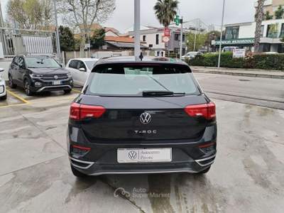 Volkswagen T-Roc 1.0 tsi Business 110cv -Climatronic-App Connect-IQ Drive- Nero usata Francavilla al Mare