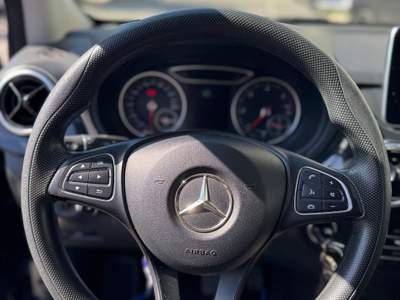 Mercedes-Benz Classe B B 180 D 110 CV SPORT Blu/Azzurro usata Cardito