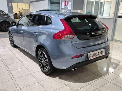 Volvo V40 D3 Momentum Blu/Azzurro usata Milano