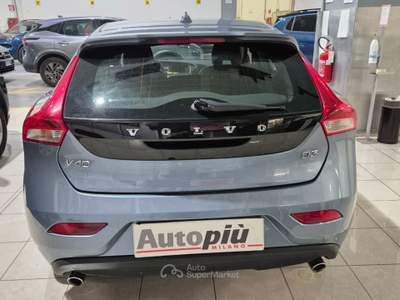 Volvo V40 D3 Momentum Blu/Azzurro usata Milano
