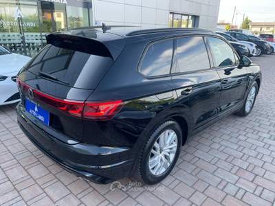 Volkswagen Touareg 3.0 V6 tdi scr Elegance 231cv auto Nero usata Sarego