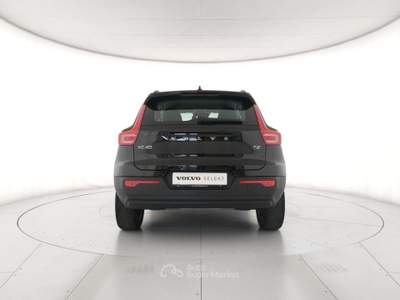 Volvo XC40 T2 Geartronic Momentum Nero usata Modena