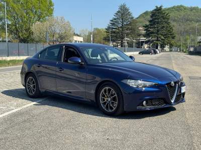 Alfa Romeo Giulia AT8 Super Blu/Azzurro usata Buttigliera Alta