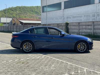 Alfa Romeo Giulia AT8 Super Blu/Azzurro usata Buttigliera Alta
