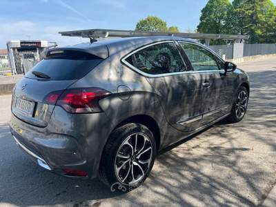 DS Automobiles DS 4 DS4 Crossback BlueHDi 120 S&S Sport Chic Grigio usata Maserà di Padova