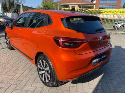Renault Clio Clio V 2019 1.6 E-Tech full hybrid Equilibre 145cv auto Arancione usata Arcore