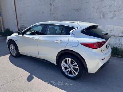Infiniti Q30 DCT AWD Luxe Tech Bianco usata MOLFETTA