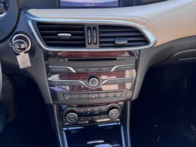 Infiniti Q30 DCT AWD Luxe Tech Bianco usata MOLFETTA