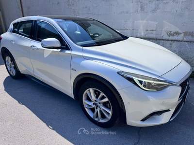 Infiniti Q30 DCT AWD Luxe Tech Bianco usata MOLFETTA