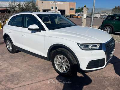 Audi Q5 AUDI Q5 II 2017 40 2.0 tdi Business quattro 190cv s-tronic Bianco usata Sabaudia