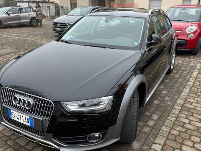Audi A4 Unico proprietario -non fumatore-tenuta sempre in garage Nero usata Guastalla