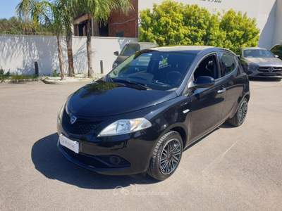 Lancia Ypsilon 1.2 69 CV 5 porte Gold Nero usata Taranto
